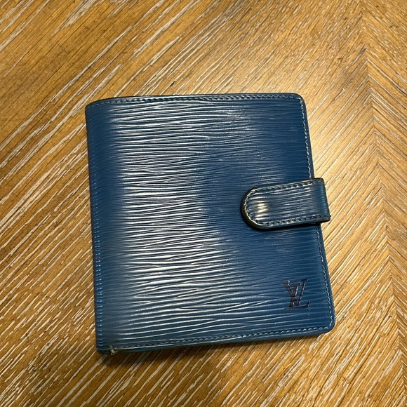 Louis Vuitton Blue Epi Leather Bi Fold Compact Wallet with COA - Picture 1 of 13